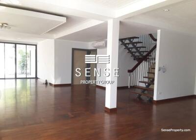 Large 4 bed House for rent in Phrom Phong