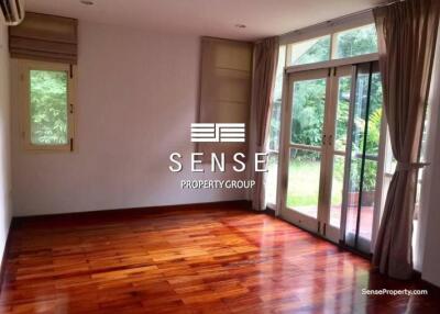 Private specious 4 bed for rent in Promphong