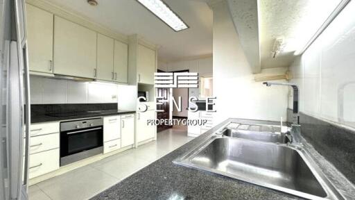 Cozy Bright 3 bed for rent and sale at sukhumvit43