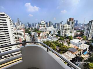 spacious 3 bed for sale in promphong