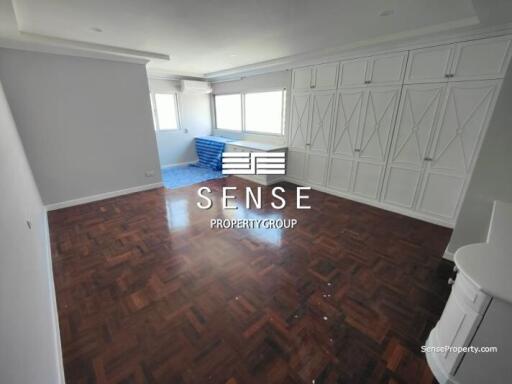 spacious 3 bed for sale in promphong