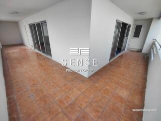 spacious 3 bed for sale in promphong