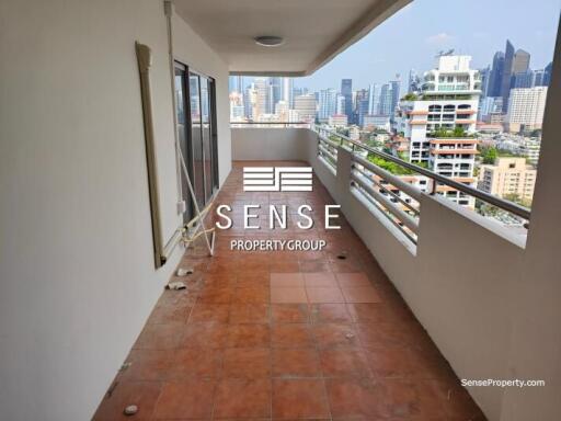 spacious 3 bed for sale in promphong