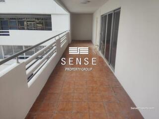 spacious 3 bed for sale in promphong