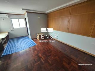 spacious 3 bed for sale in promphong