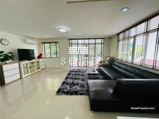 Spacious 4 bed townhouse for rent in sukhumvit