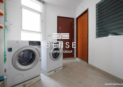 Spacious 4 bed for rent at Grand Sethiwan