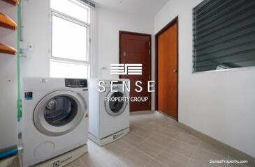 Spacious 4 bed for rent at Grand Sethiwan