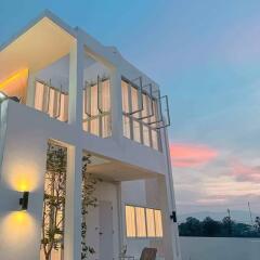 Minimalist House @Tha Rua