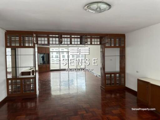 Spacious 3 bed for sale near Asoke