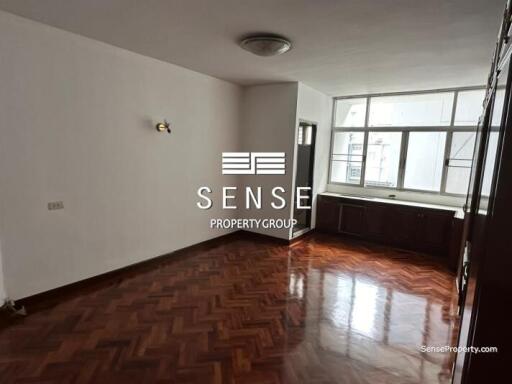 Spacious 3 bed for sale near Asoke