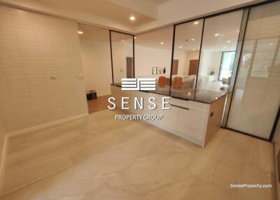 Upscale 4 Bedroom for rent in Thonglor