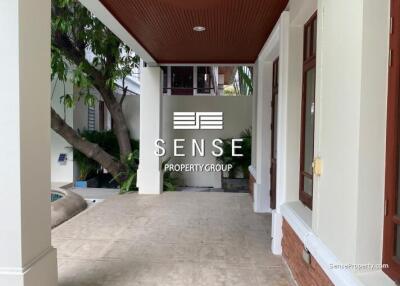 Tropical 5 bed house for rent in Ekkamai
