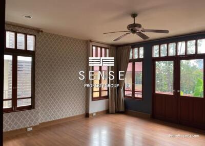 Tropical 5 bed house for rent in Ekkamai