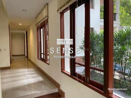 Tropical 5 bed house for rent in Ekkamai