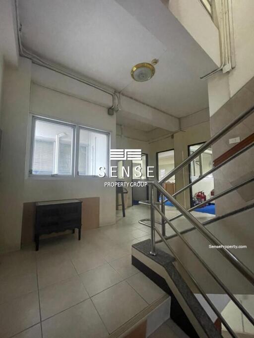 Large 5 bedrooms townhouse for sale at Yenakart