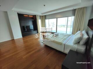 Gorgeous 4 bed duplex for rent in Lumphini