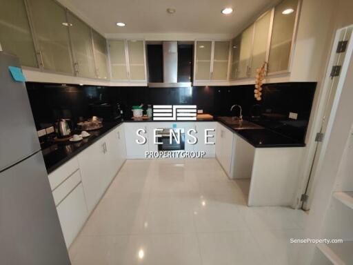 Gorgeous 4 bed duplex for rent in Lumphini