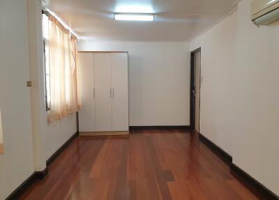 House for Rent in Huai Khwang.