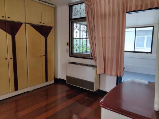 House for Rent in Huai Khwang.