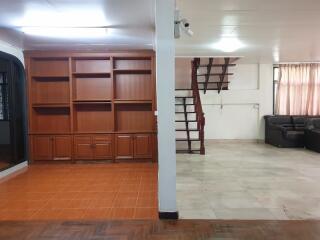 House for Rent in Huai Khwang.