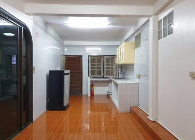 House for Rent in Huai Khwang.