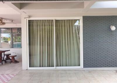 House for Rent in Huai Khwang.