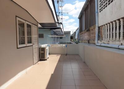 House for Rent in Huai Khwang.