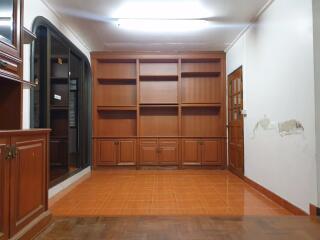 House for Rent in Huai Khwang.