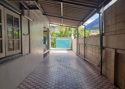 House for Rent in Huai Khwang.