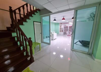 Townhouse for Rent in Phra Khanong near Punnawithi BTS