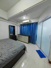 Condo for Sale at Srithana 1