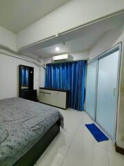 Condo for Sale at Srithana 1