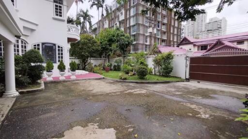 House for Rent in Watthana.