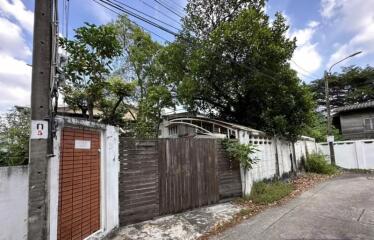 House for Sale in Watthana