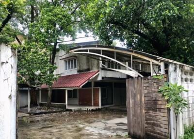 House for Sale in Watthana