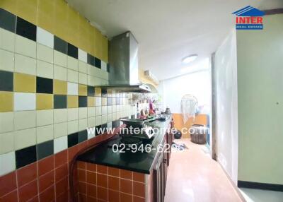 modern kitchen with tiled backsplash