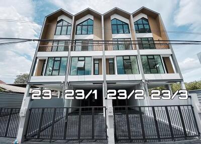 237 ตรม., 3 ห้องนอน, 3 ห้องน้ำ ร้าน ราคา ฿ 7,300,000