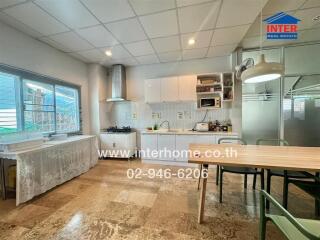 Modern kitchen with dining area