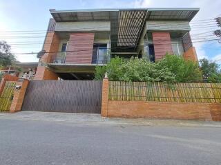 2-Story Loft Style House for Rent