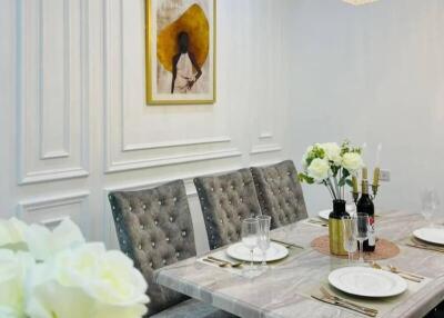 Elegant dining room with chandelier