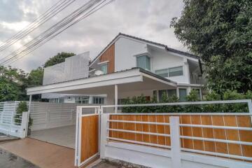 180 ตรม., 5 ห้องนอน, 4 ห้องน้ำ บ้าน ราคา ฿ 4,390,000