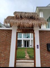 5 Bedroom House for Rent in , Mueang Chiang Mai. - MUE13860