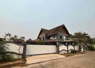 House for Rent, Sale in Pa Daet, Mueang Chiang Mai.