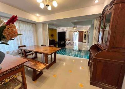 House for Rent, Sale in Pa Daet, Mueang Chiang Mai.