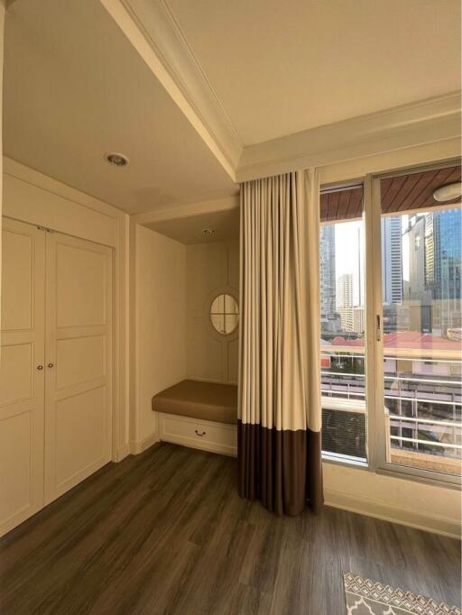 Condo for Rent at Pathum Wan Resort