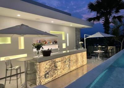 Large Luxury Pool Villa in San Sai