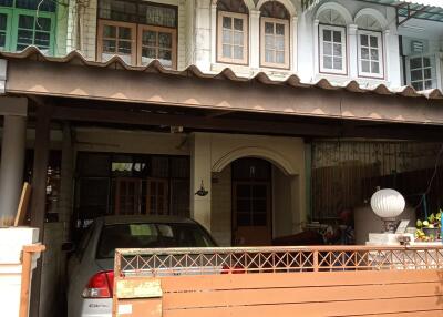 Townhouse for Sale in Phra Khanong