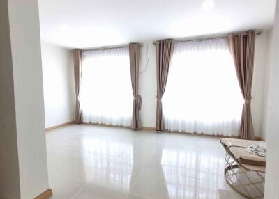 Townhouse for Sale in Lat Phrao