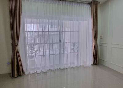 Townhouse for Sale in Lat Phrao